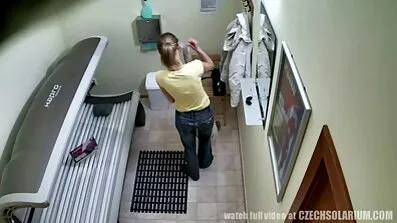 Зріла блондинка порно на українській мові пестить член молодого хлопця ротом і кицькою