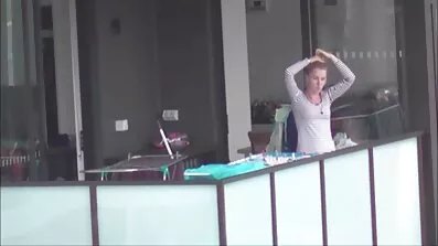 Брюнетка з пружними цицьками скаче українське порно відео верхи на члені хлопця