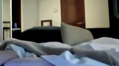 Гаряча ципочка використовує брутального чоловіка і його великий українські порнофільми член
