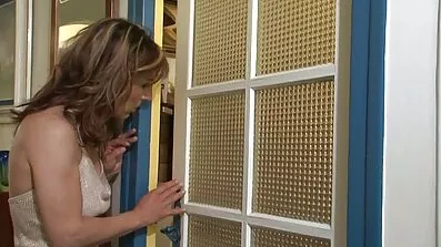 Солодка світла кінчає від прекрасного анала порно українською мовою