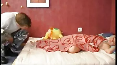 Жорстко секс відео українське трахкаючи грудасту масажистку в горло
