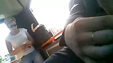 Симпатична лесбіянка пестить двох чарівних домашнє українське порно брюнеток