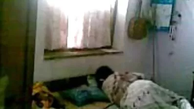 Природно, дівчина з вухами відсмоктує збудженому українська парнуха хлопцеві