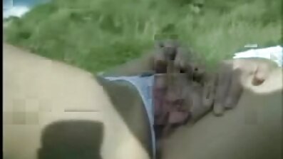 Довбає кицьку