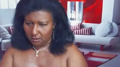 Насадив симпатичну сусідку на секс українською мовою твердий член на кухонній підлозі